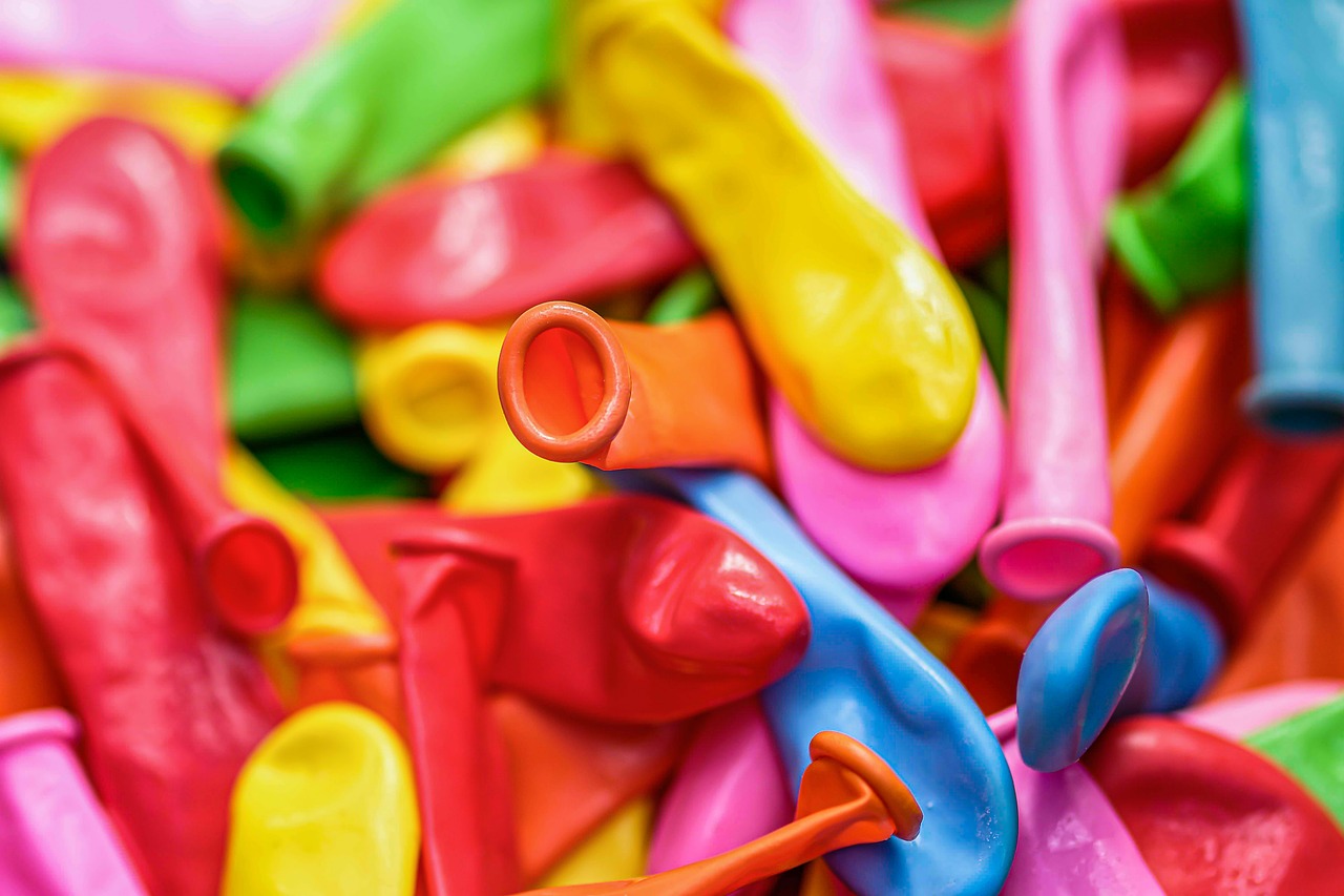 découvrez notre gamme de moules en silicone, idéaux pour toutes vos créations culinaires et artisanales. flexibles, antiadhésifs et faciles à nettoyer, ils vous permettent de réaliser des desserts, des bonbons et des objets d'art en toute simplicité. idéal pour les pâtissiers et les bricoleurs!